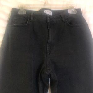 Black denim wide leg jeans.high waisted.99% cotton. Mango brand. 5 pockets.